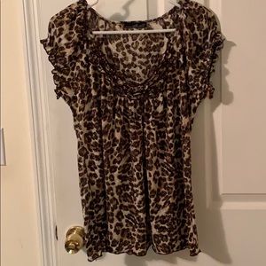 Leopard print cure top ruffle neckline